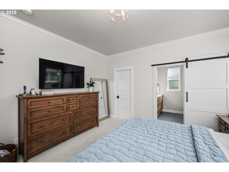 Bedroom, Primary