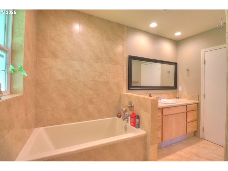 Owner's Suite Bathroom
