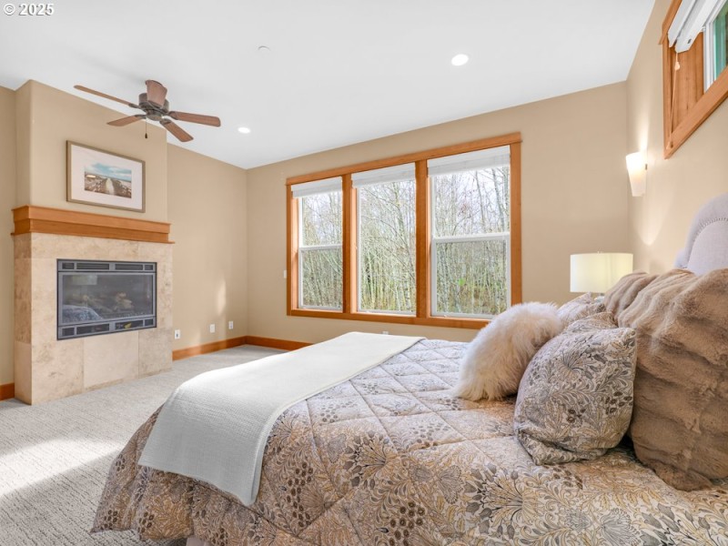 Bedroom, Primary