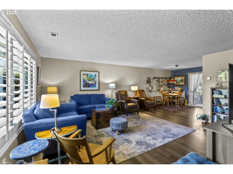 Living Room/Dining Room