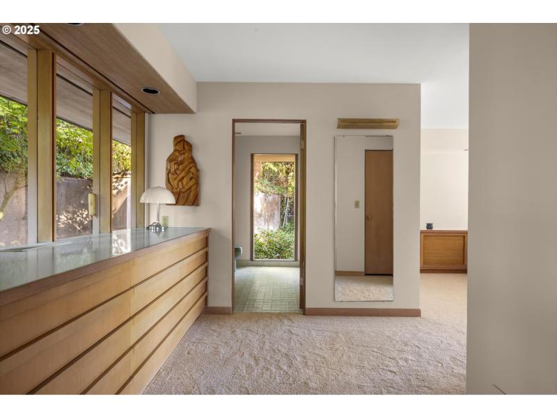 Bedroom, Primary