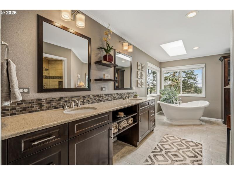 Owner's Suite Bathroom