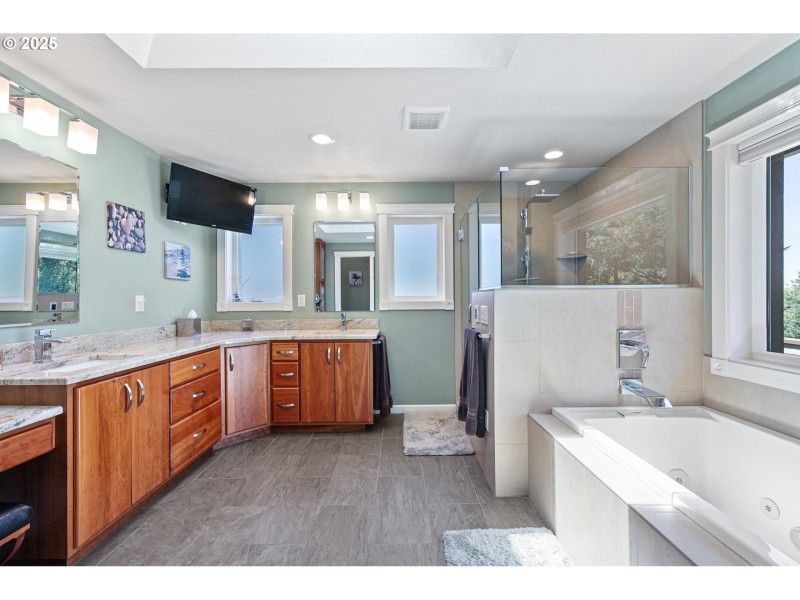 Owner's Suite Bathroom