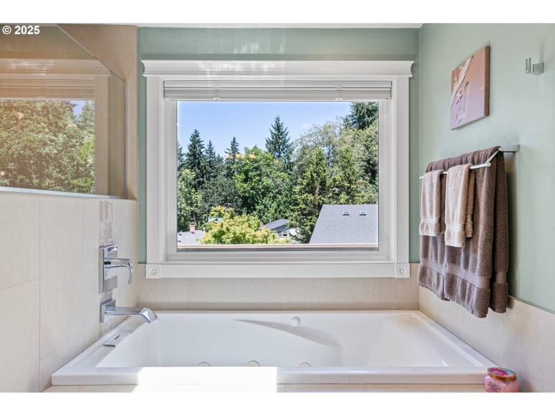 Owner's Suite Bathroom