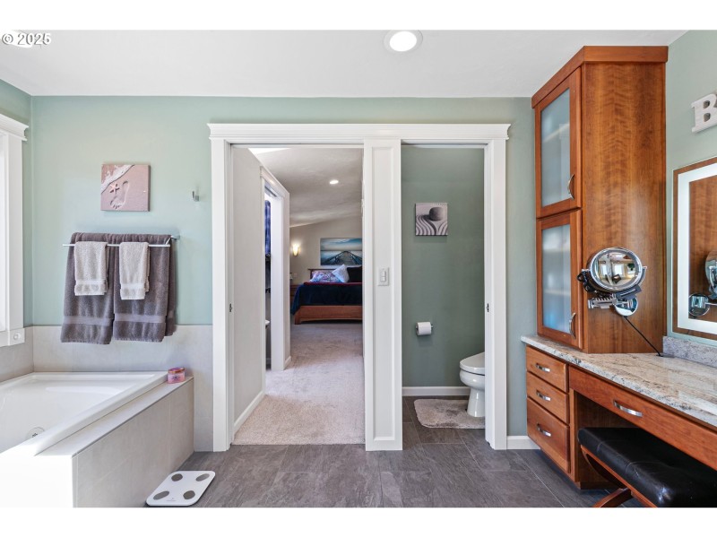 Owner's Suite Bathroom