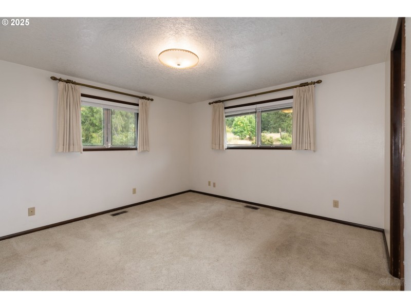 Bedroom, Primary