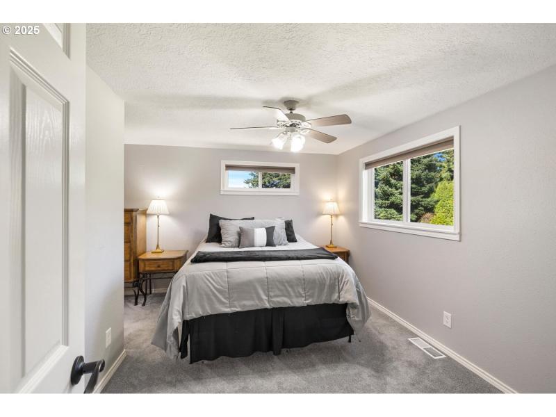Bedroom, Primary