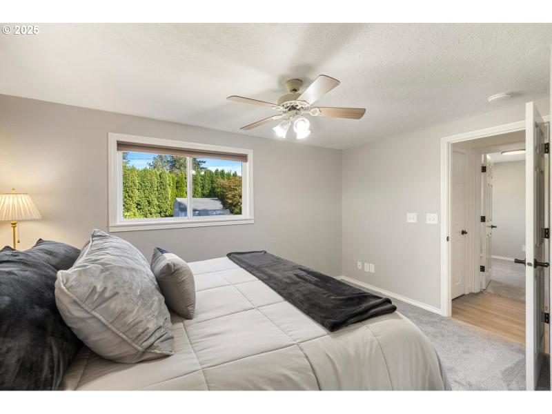 Bedroom, Primary