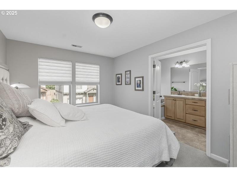 Bedroom, Primary