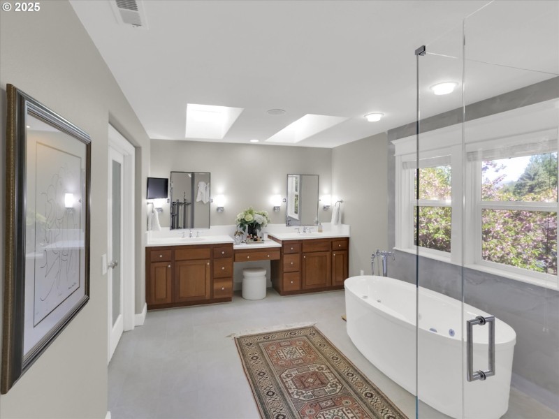 Owner's Suite Bathroom