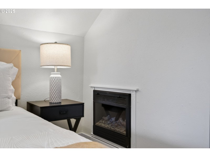 Bedroom, Primary