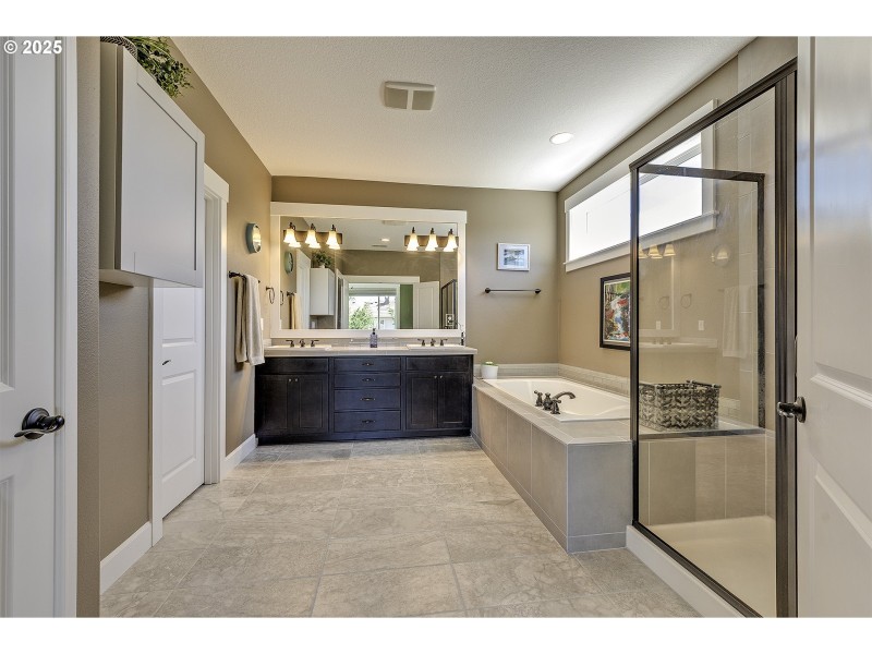 Owner's Suite Bathroom