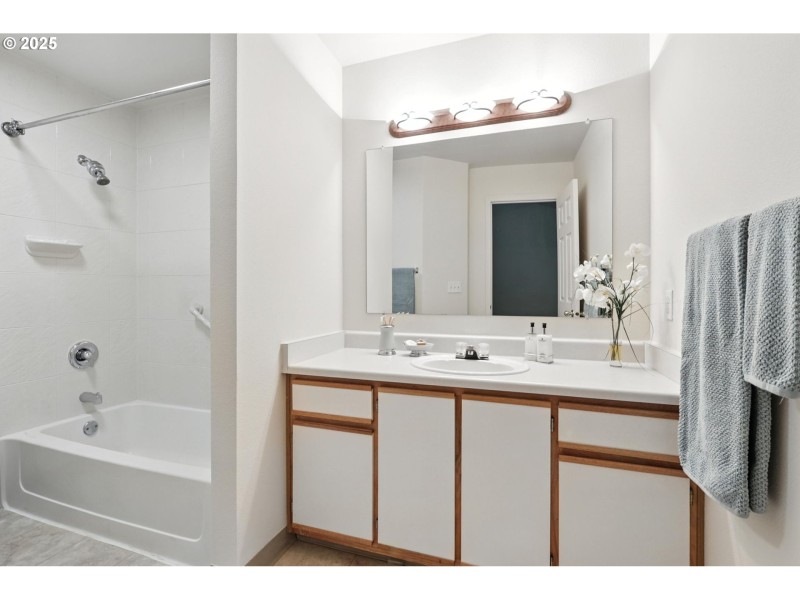 Bathroom, Attached
