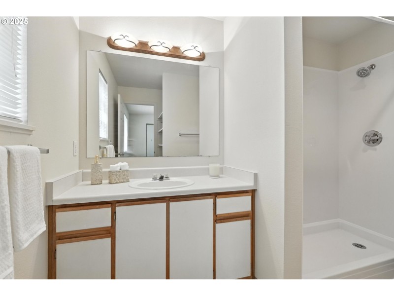 Bathroom, Attached
