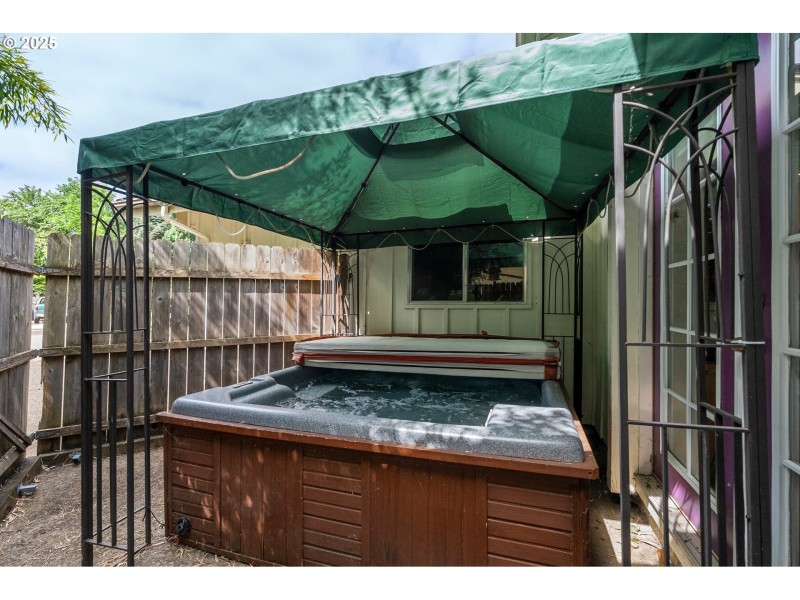 Jacuzzi
