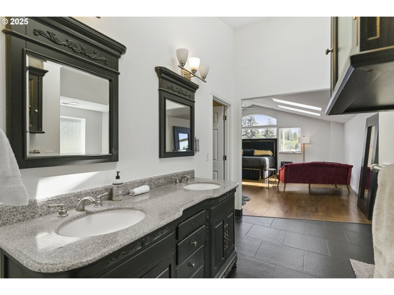 Owner's Suite Bathroom