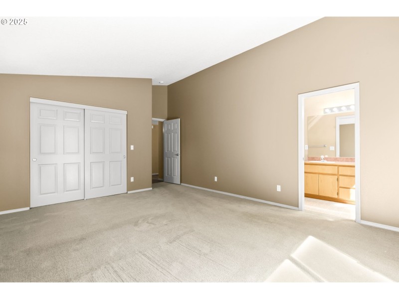 Bedroom, Primary