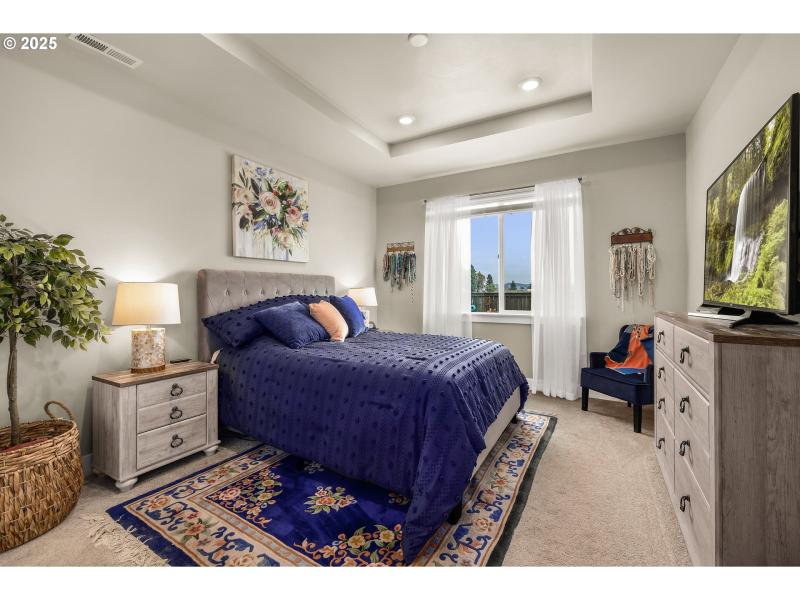 Bedroom, Primary