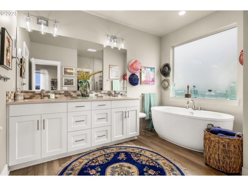 Owner's Suite Bathroom