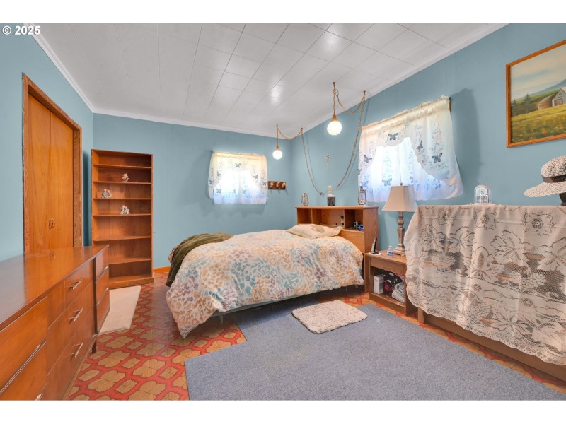 Bedroom, Primary