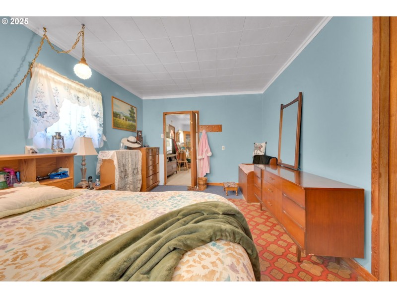 Bedroom, Primary