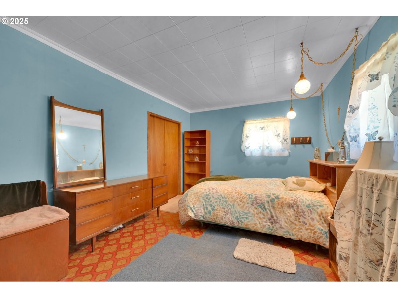 Bedroom, Primary