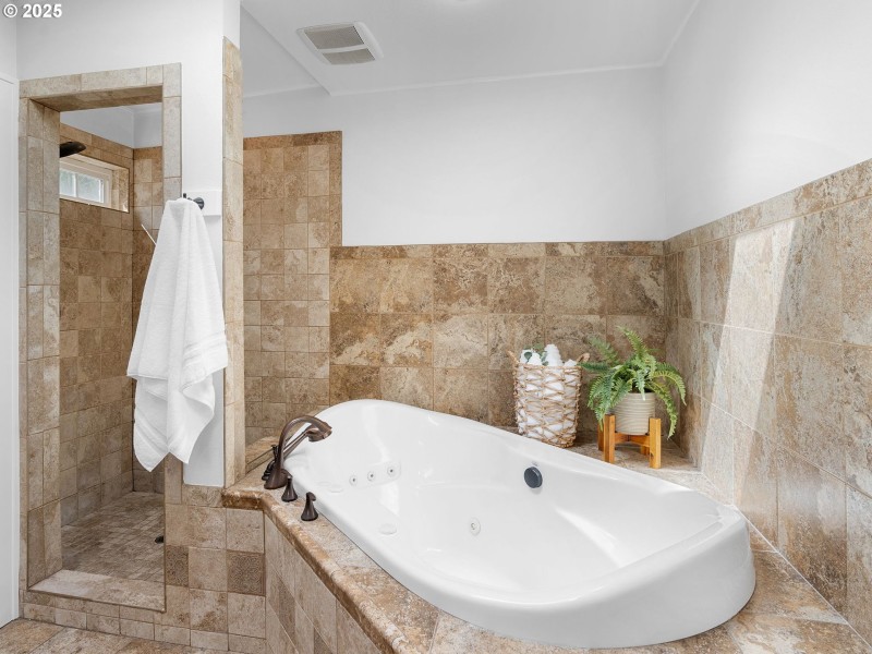Owner's Suite Bathroom