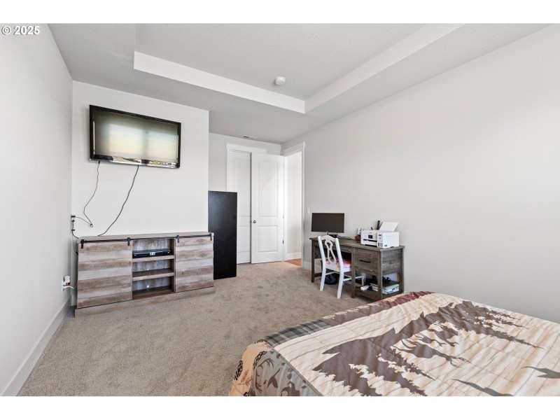 Bedroom, Primary