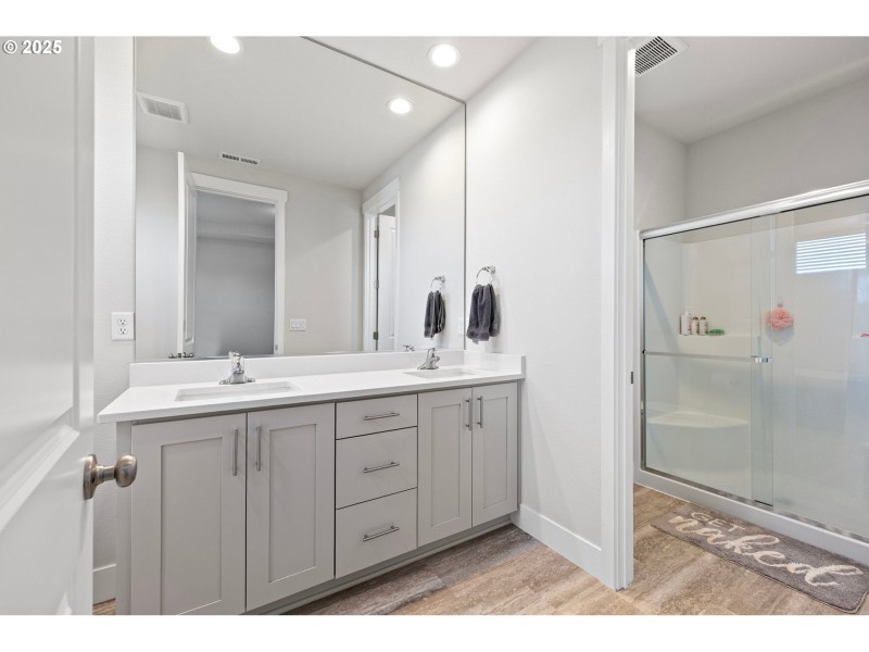Bathroom, Attached