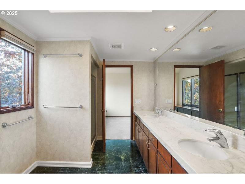 Bathroom, Attached