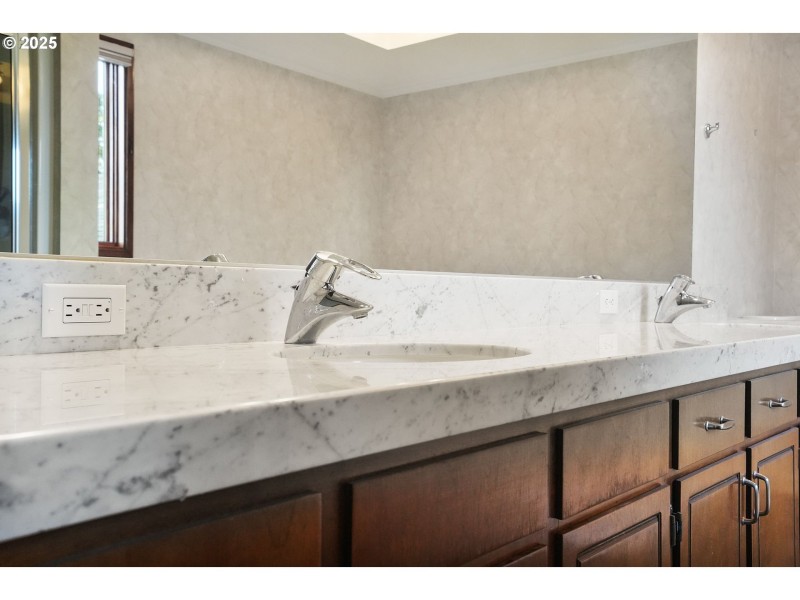 Bathroom, Attached