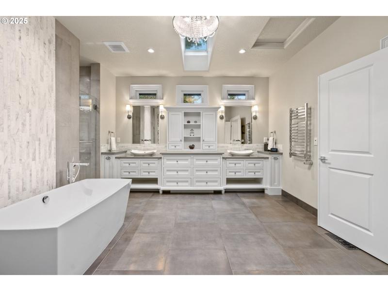 Owner's Suite Bathroom