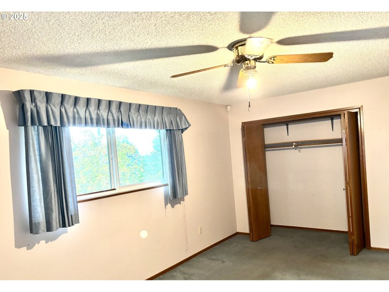 Bedroom, Primary