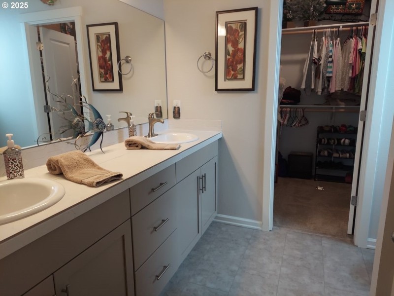 Owner's Suite Bathroom