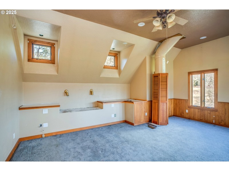 Bedroom, Primary