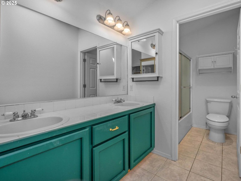 Bathroom, Attached