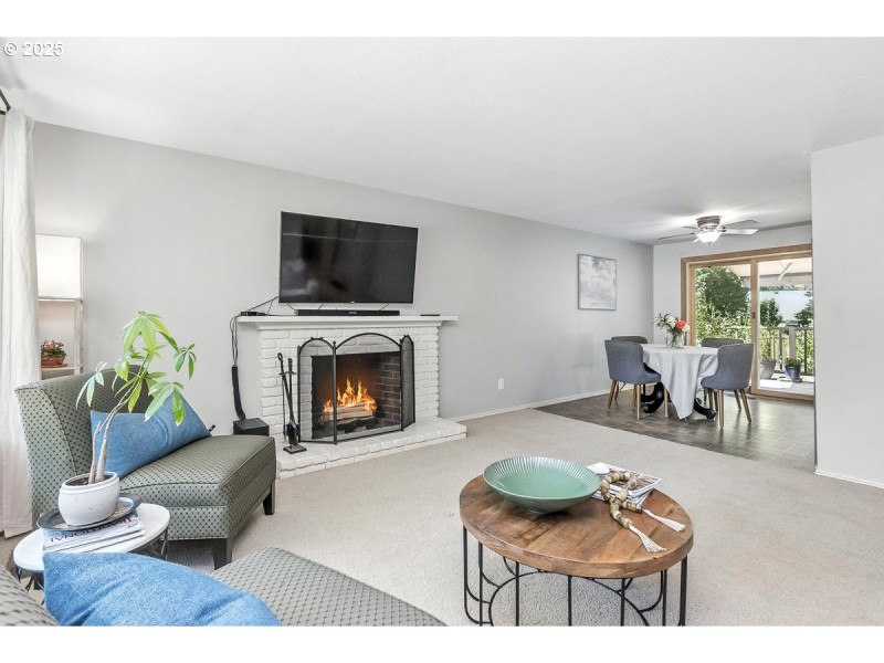 Living Room/Dining Room