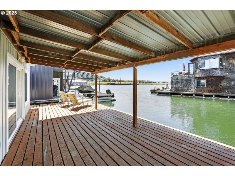 Dock