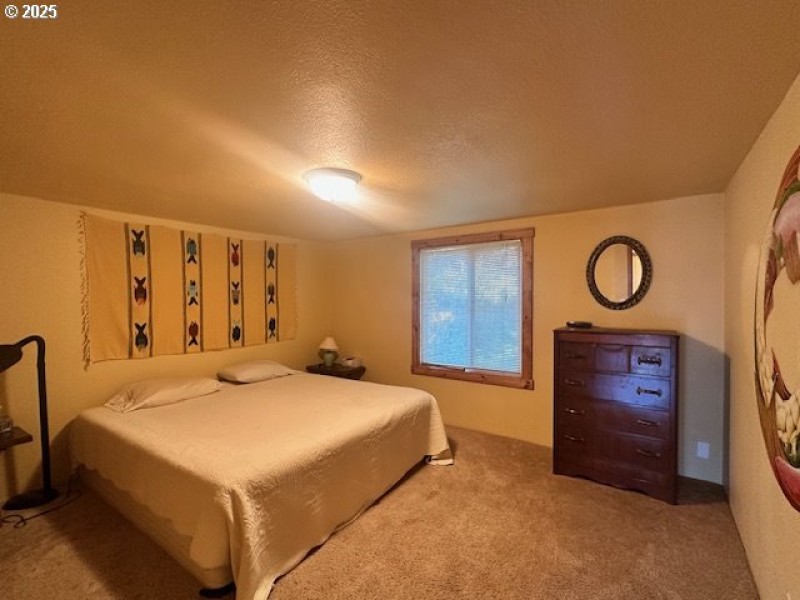 Bedroom, Primary