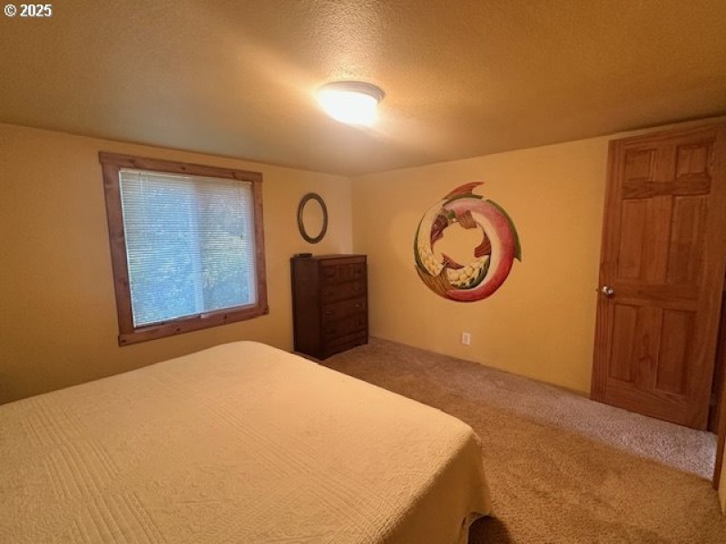Bedroom, Primary
