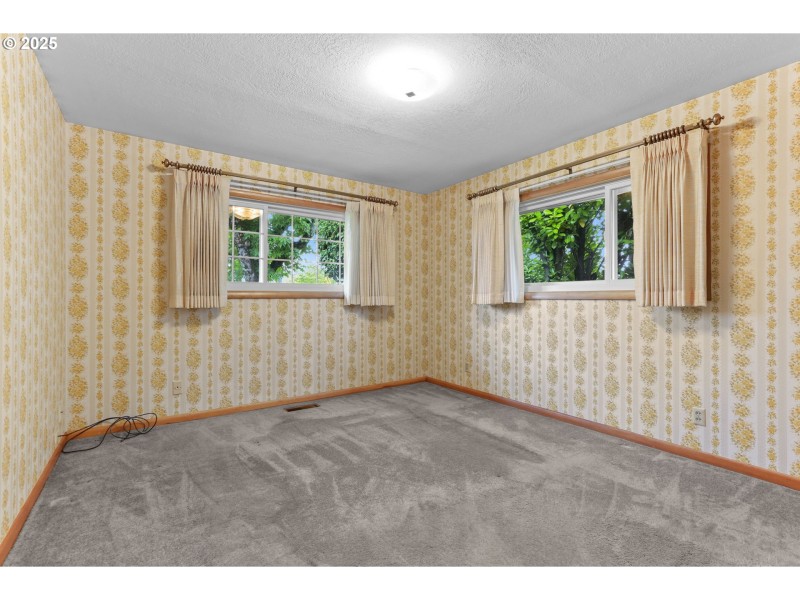 Bedroom, Primary