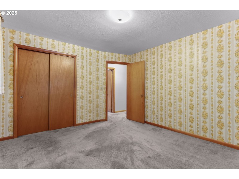 Bedroom, Primary