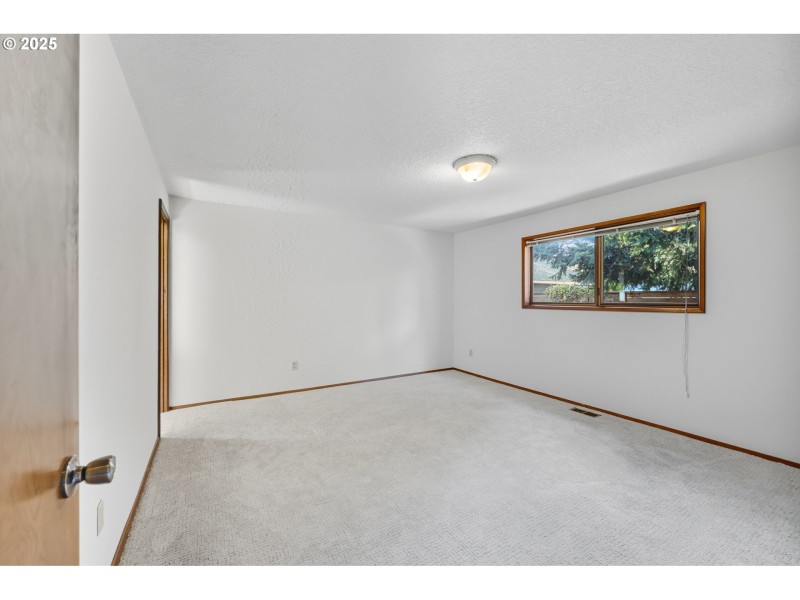 Bedroom, Primary