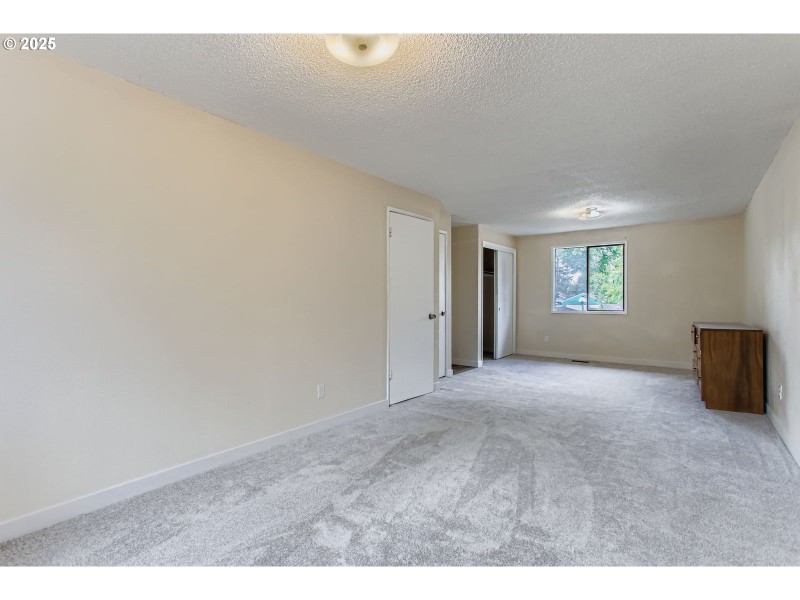Bedroom, Primary