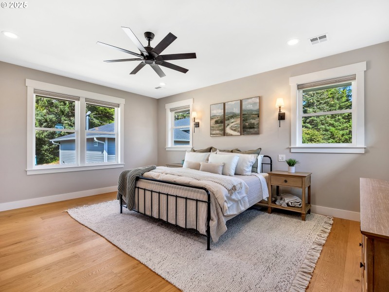 Bedroom, Primary