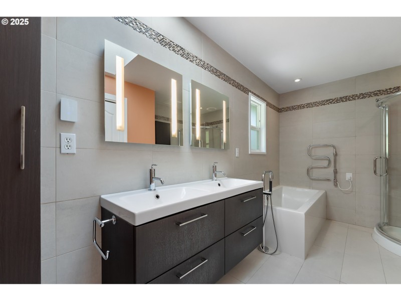 Bathroom, Attached