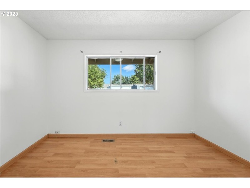Bedroom, Primary