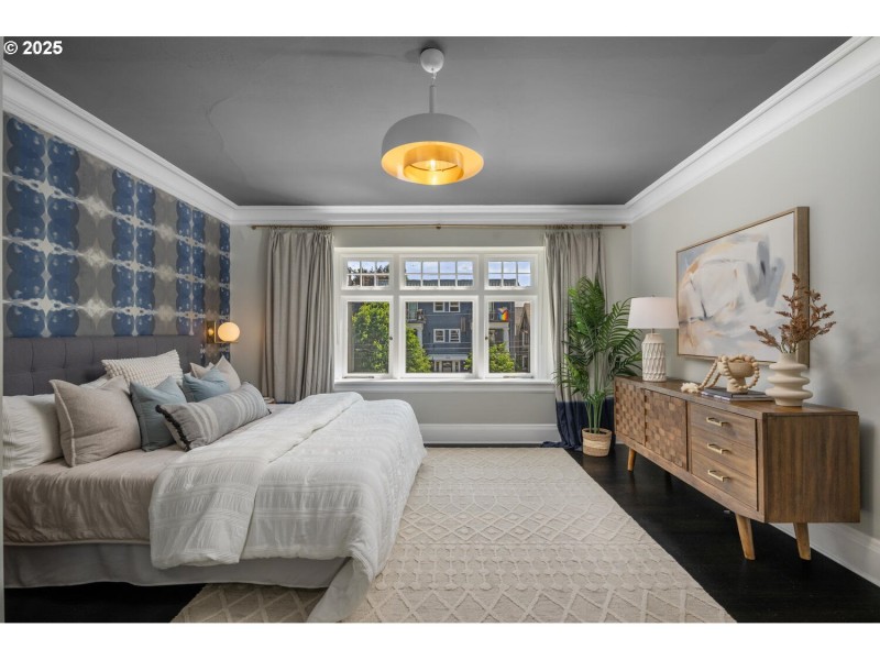 Bedroom, Primary