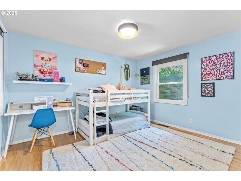 Bedroom, Primary