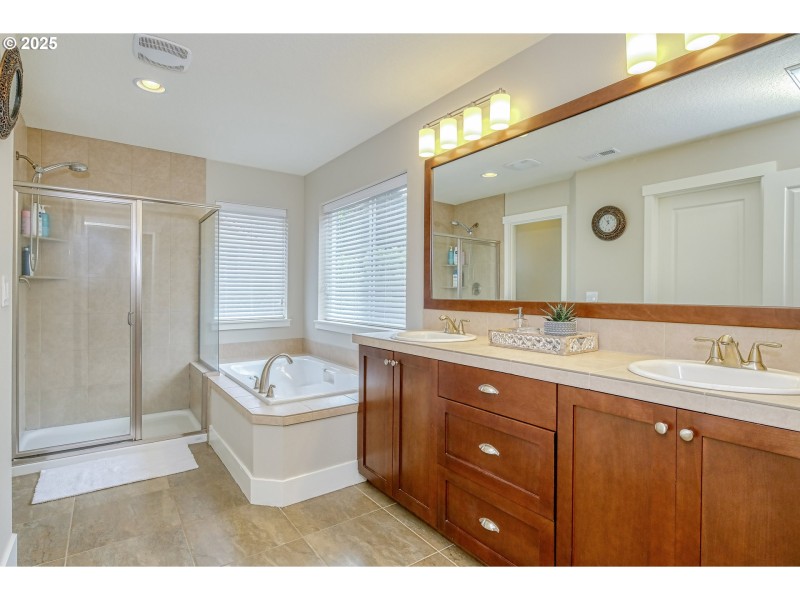 Owner's Suite Bathroom